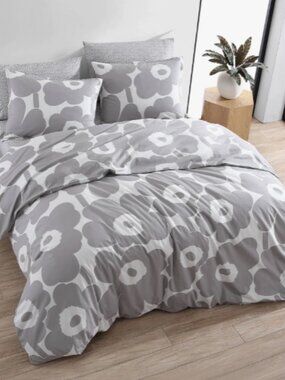 Marimekko Unikko duvet cover and 2 pillowcases- Full/Queen